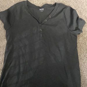 Duluth Trading v neck shirt never worn
